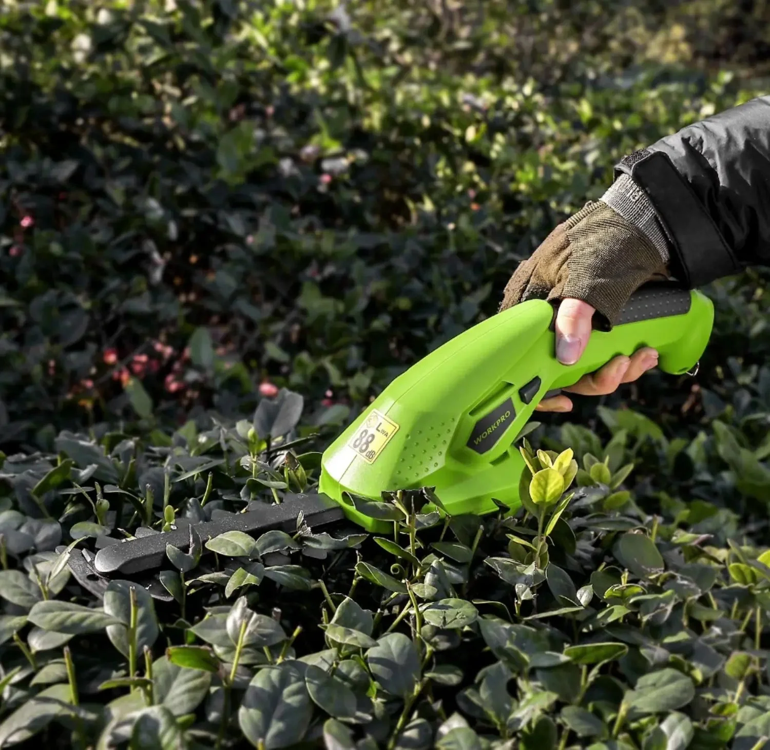 Hedge Clippers | Grass Trimmers | Accurate Shrub Pruning | GardenCut - Image 2