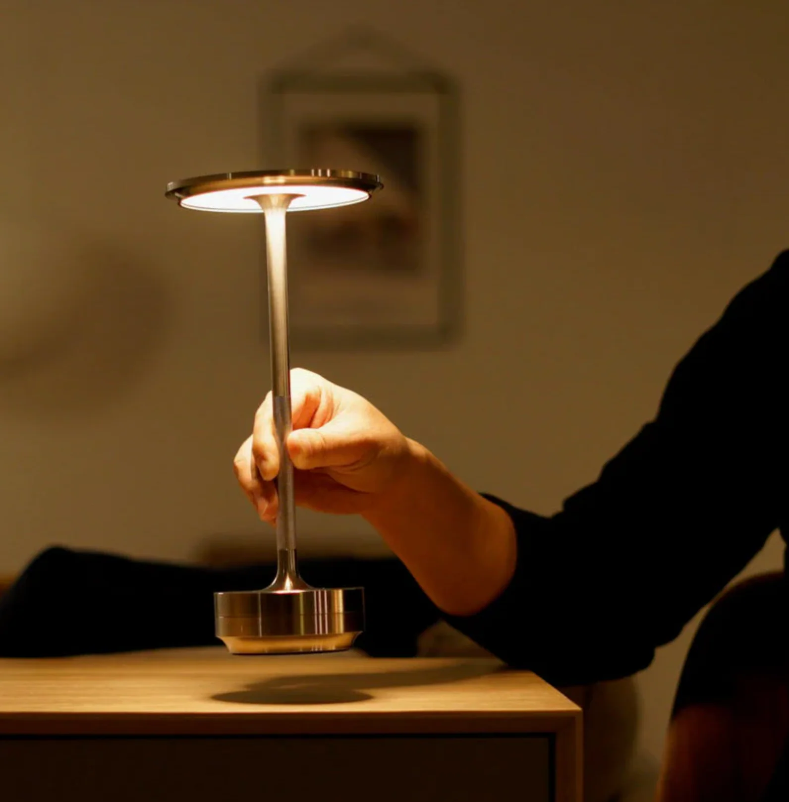 LuminaLux - Wireless Design Lamp | USB Rechargeable | Touch Control | Table Lamp | Mood Lighting - Image 8