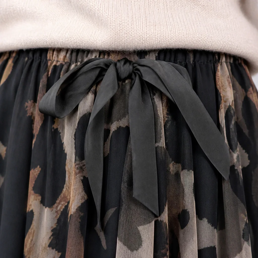LuxuryLynx™ – Soft Knit Top & Flowing Leopard Print Maxi Skirt Set - Image 5