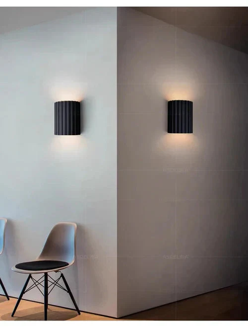 Resin Wall Light with Ribbed Shade – Contemporary Interior Design - Image 4