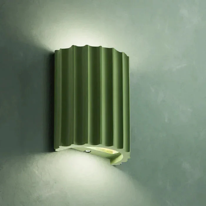 Resin Wall Light with Ribbed Shade – Contemporary Interior Design - Image 7
