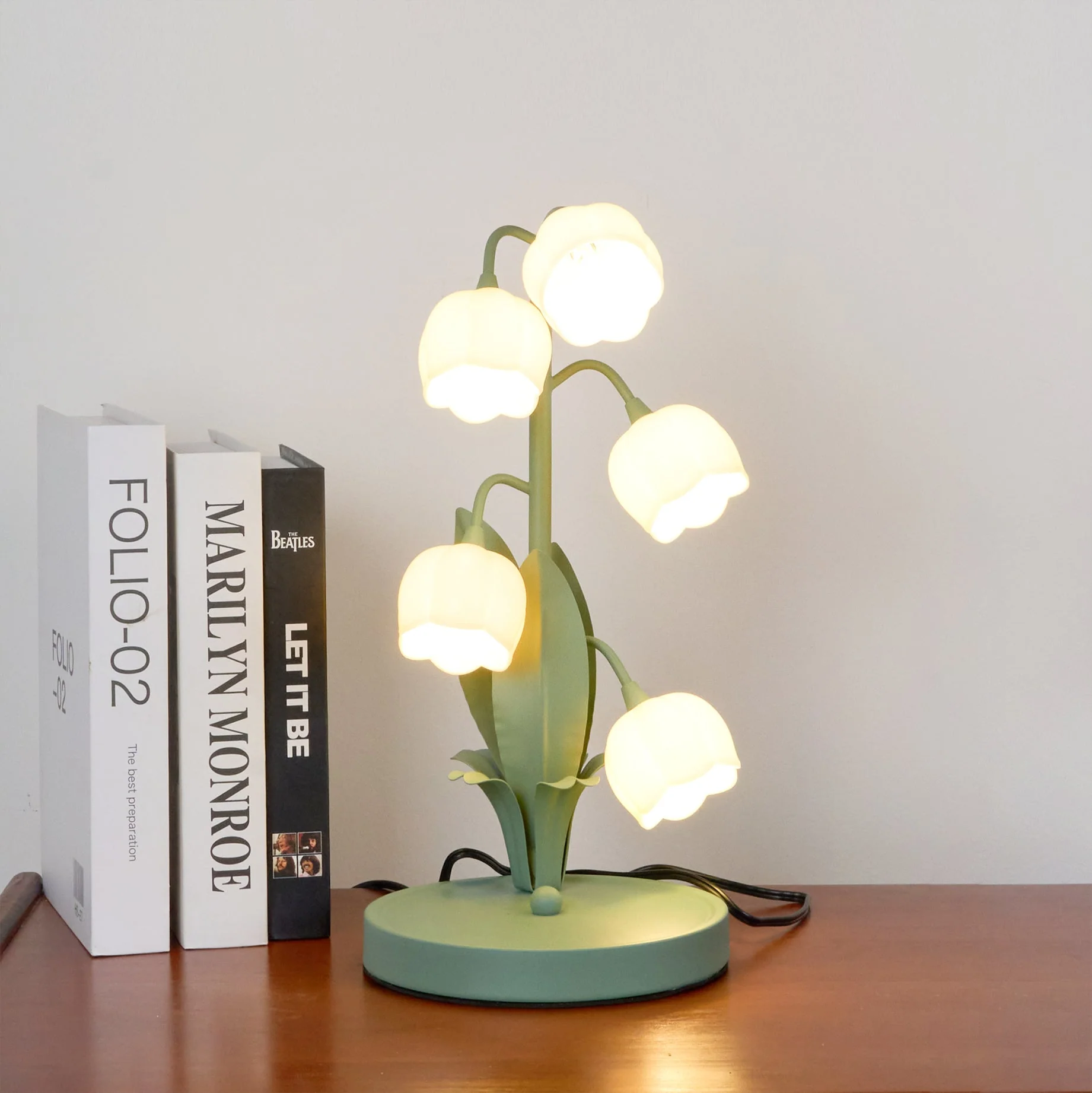 Table lamp with a bell orchid - Image 6