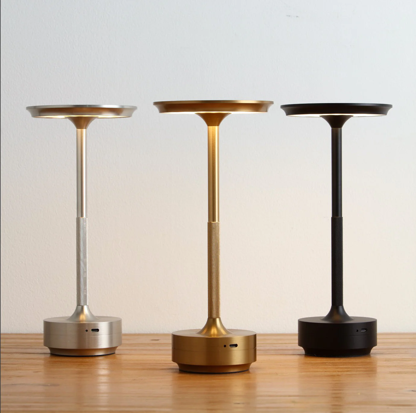 Wireless LED Desk Lamp with Touch Dimmer – Aluminum, IP44